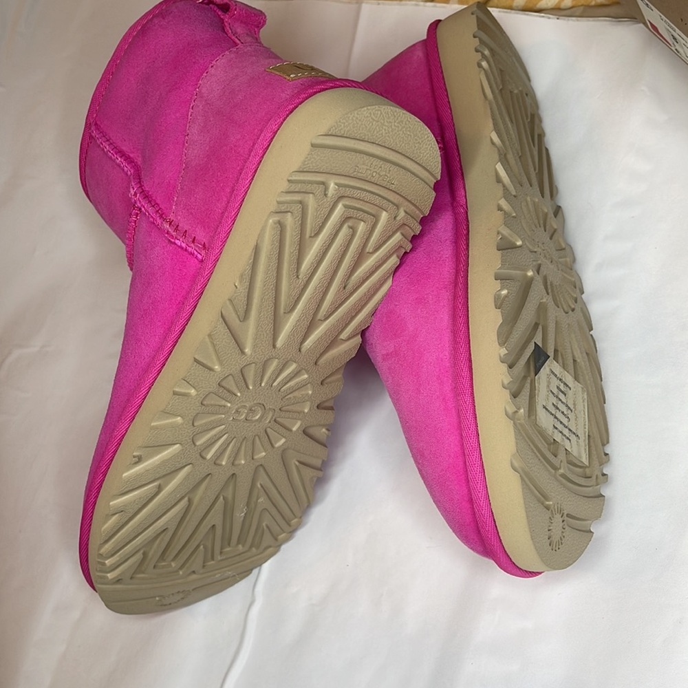 HOT PINK UGG - Picture 5 of 5